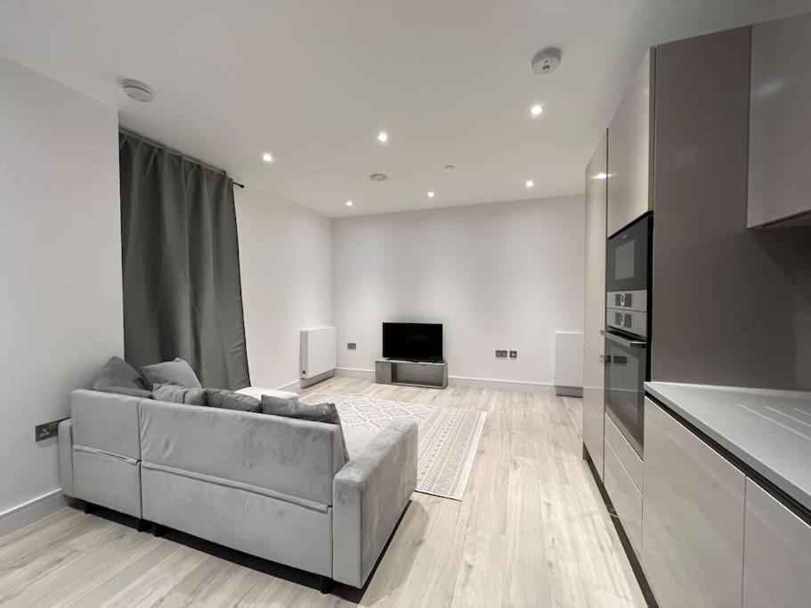 2 Bed Penthouse Style Apartment Londra Dış mekan fotoğraf