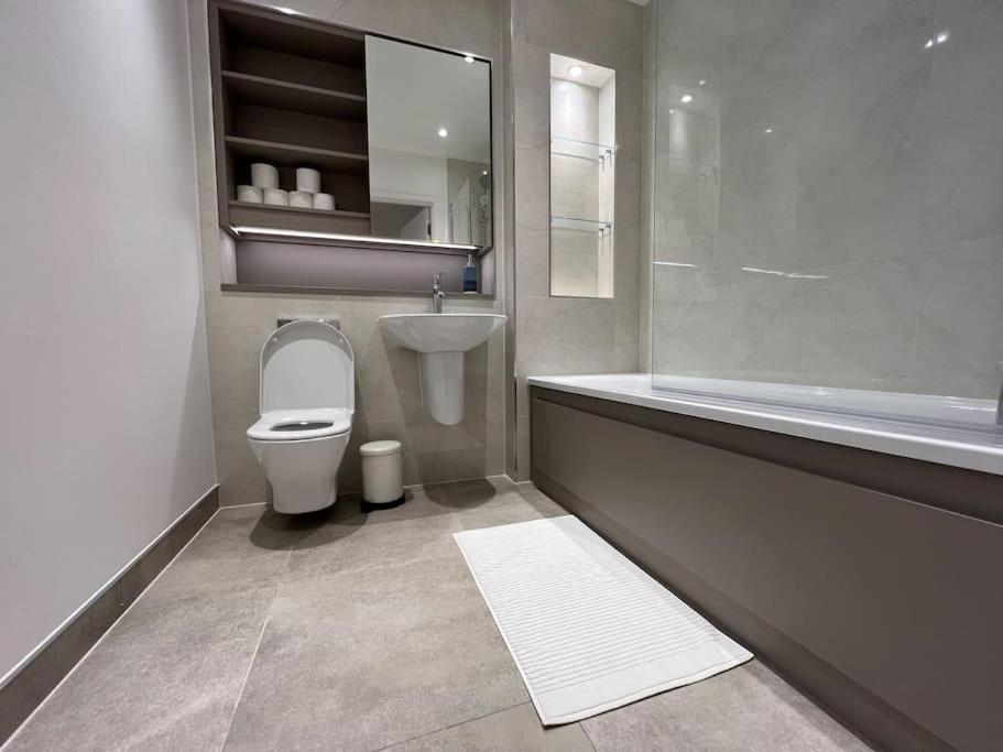 2 Bed Penthouse Style Apartment Londra Dış mekan fotoğraf